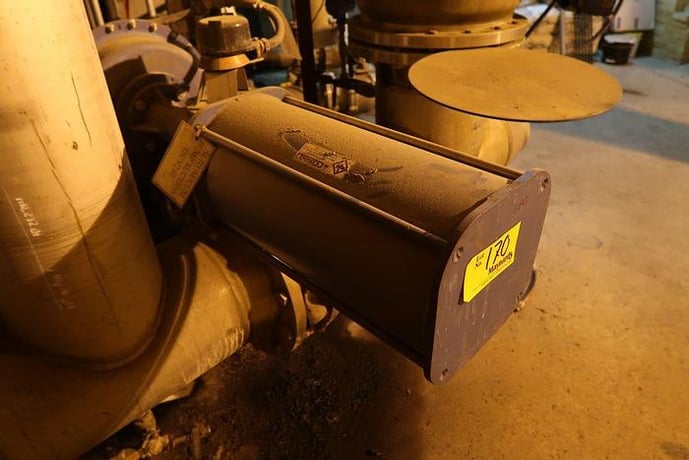 14" Dezurik, Stainless Steel pneumatic actuated valve - Image 2