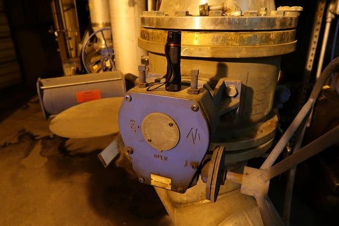 14" Dezurik, Stainless Steel pneumatic actuated valve - Image 4