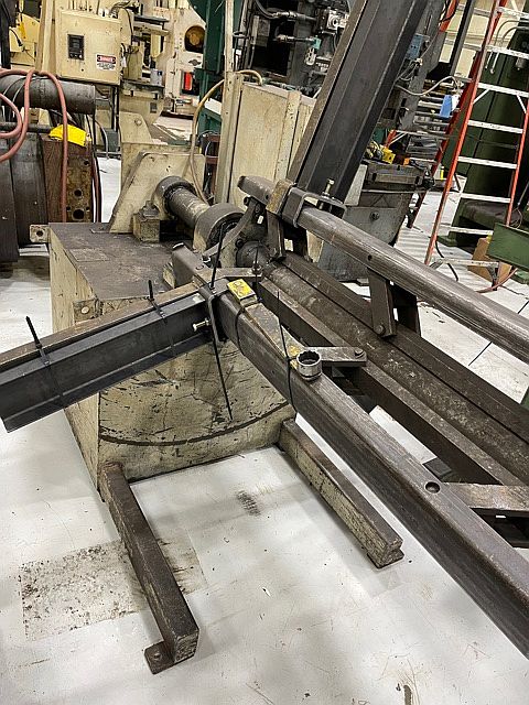 7000 lb. Dallas #06380E, coil reel, 48" width, 48" outside dimension, 3 leaf mandrel, coil keeper arms - Image 2