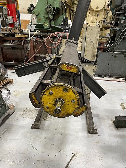 7000 lb. Dallas #06380E, coil reel, 48" width, 48" outside dimension, 3 leaf mandrel, coil keeper arms - Image 3