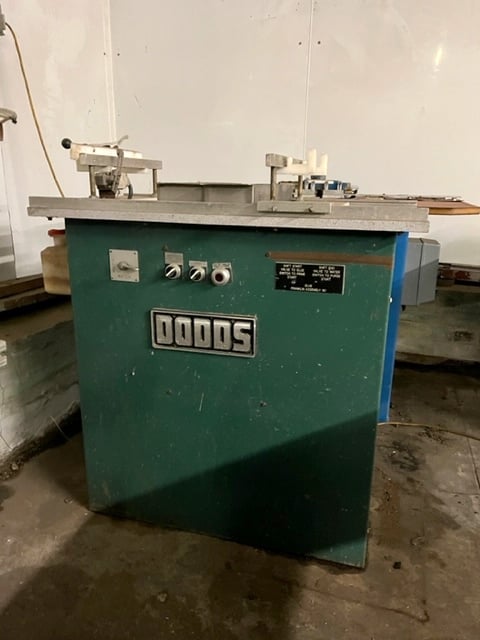 Dodds #GP-26, dovetail drawer gluer - Image 1