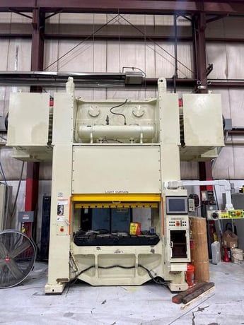 220 Ton, Komatsu #H2F200 Servo press, straight side double crank, 7.8" stroke, 31.6" Shut Height, 48-88 SPM - Image 2
