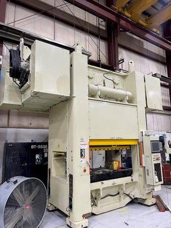 220 Ton, Komatsu #H2F200 Servo press, straight side double crank, 7.8" stroke, 31.6" Shut Height, 48-88 SPM - Image 3
