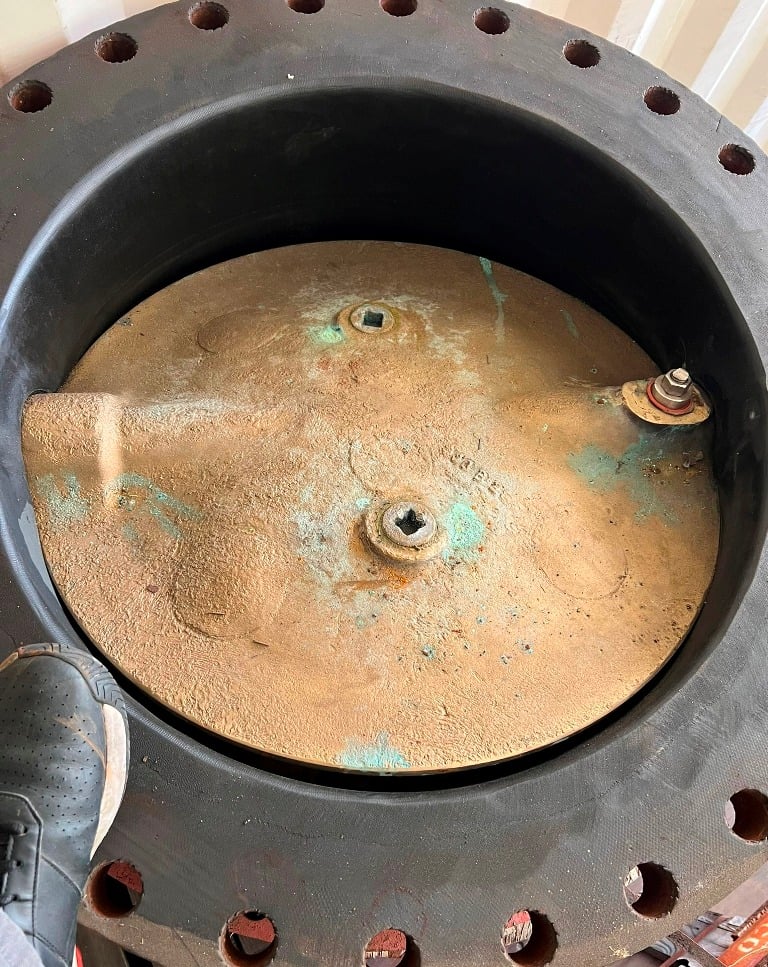 28" Flanged butterfly valves (4 available) - Image 2