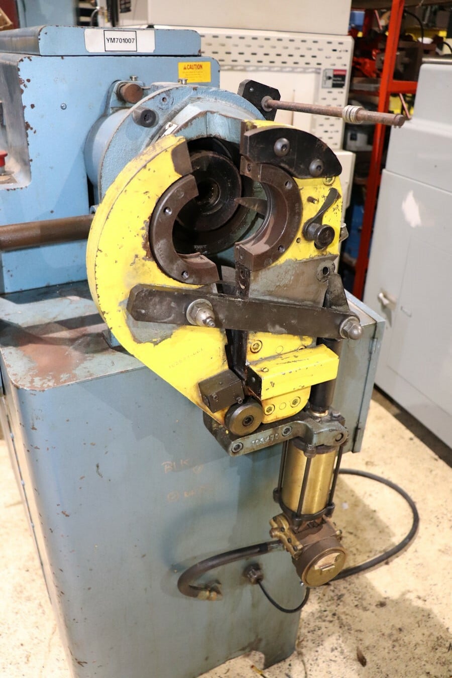 3" PHI #3CPV, End Finisher, Flip up safety cage, Air operated clamp system - Image 3