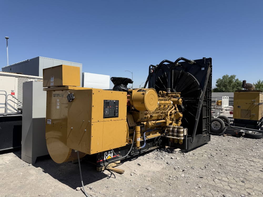 1250 KW Caterpillar #3512B, 794 hours, Tier 1, 2001, S/N CMC00207 - Image 2