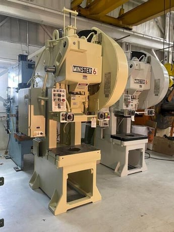 60 Ton, Minster #6SS, OBS flywheel press, 6" stroke, 17" Shut Height, air clutch & brake, 90 SPM, 1995 - Image 3