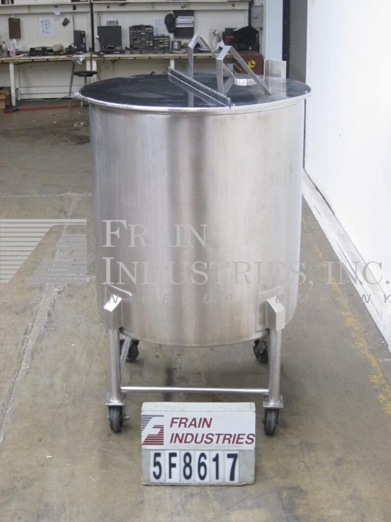 250 gallon 316 Stainless Steel, single wall tank, 36" OD, 50" straight wall, flat top w/dual flip top covers - Image 4