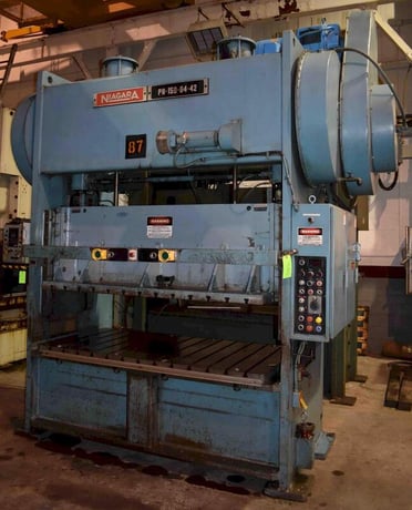 150 Ton, Niagara #PN-150-84-42, straight side double crank, 6" stroke, 16" Shut Height, 84" x42" bed, 20" - Image 2