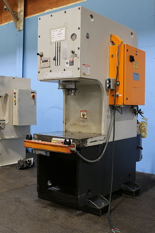 57 Ton, Neff #DF50-15M, hydraulic C-frame press, 10" stroke, 10" thrt, 24" daylight, 30" x21.5" bed, 2001 - Image 1