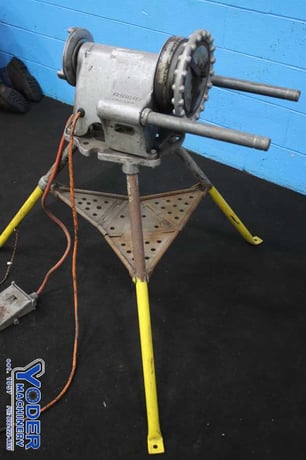 1/8" -2" Ridgid #300, pipe threader, portable base, reamer, stand, forward/reverse, #74203 - Image 4