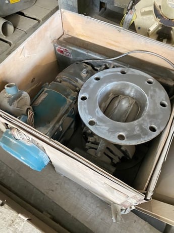 Rotolok rotary airlock valve, size: 150, 6" ID range x 11" OD flange, Stainless Steel, 56.7:1, output: 30 - Image 1
