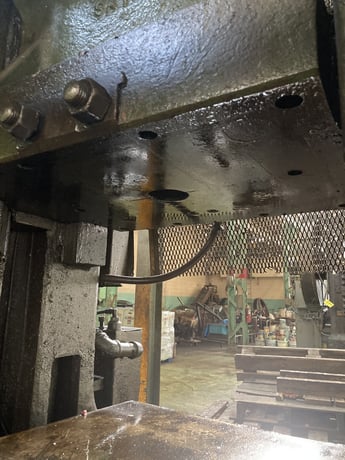 400 Ton, Bliss #663-A, knuckle joint press, 10" stroke, 19.5" Shut Height,.5" adj., 18 SPM, 30.5" x30.5" bed - Image 8