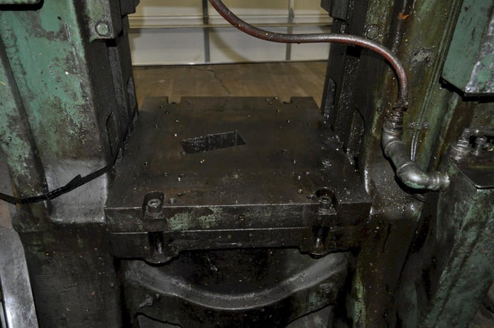 400 Ton, Bliss #663-A, knuckle joint press, 10" stroke, 19.5" Shut Height,.5" adj., 18 SPM, 30.5" x30.5" bed - Image 10