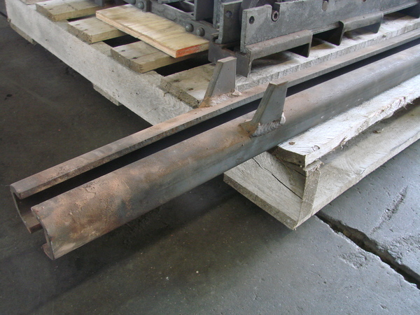 Chain guide for Lindberg Pacemaker 24" x 36", 330 Stainless, straight, perfect condition. - Image 3