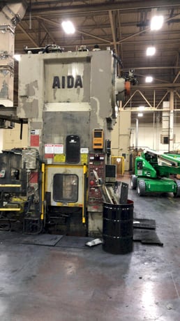 220 Ton, Aida #CF1-220, 11" stroke, 19.68" Shut Height, 1.18" adj., 29.53" x 29.53" bolster, 25-40 SPM - Image 2