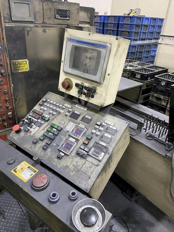 220 Ton, Aida #CF1-220, 11" stroke, 19.68" Shut Height, 1.18" adj., 29.53" x 29.53" bolster, 25-40 SPM - Image 3