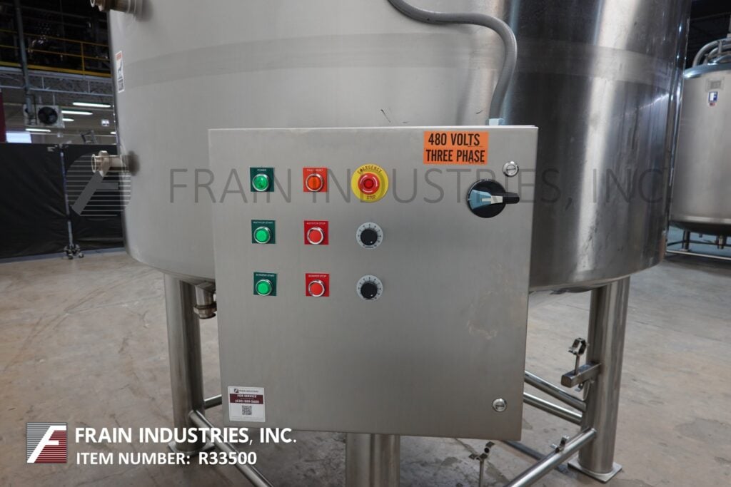 3000 gallon Walker #PC-CB-SP, 316 Stainless Steel jacketed & insulated process tank, 90" dia. x 140" deep - Image 2