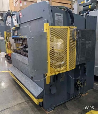80 Ton, Amada #RG-80, CNC press brake, S/N 807067 - Image 2