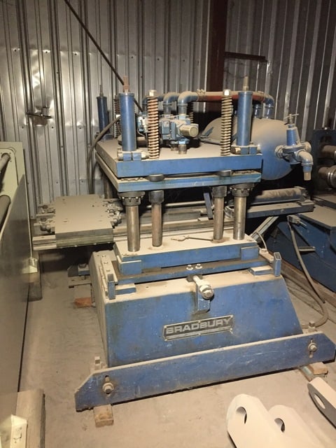 45 Ton, Airam/Bradbury #C.O.S., flying cut-off press, 2-24" diameter bladder, 41.5" between rods - Image 1