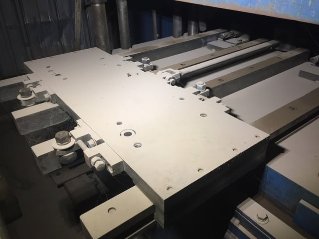 45 Ton, Airam/Bradbury #C.O.S., flying cut-off press, 2-24" diameter bladder, 41.5" between rods - Image 2