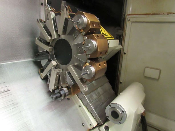 Hurco #TM-6, 15.9" swing, 6" chuck, 1.7" bar, barely used, alot of tooling, 2007 - Image 4