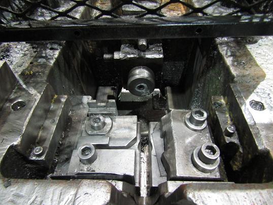 1/4" Johns Manville Rod Header - Image 1