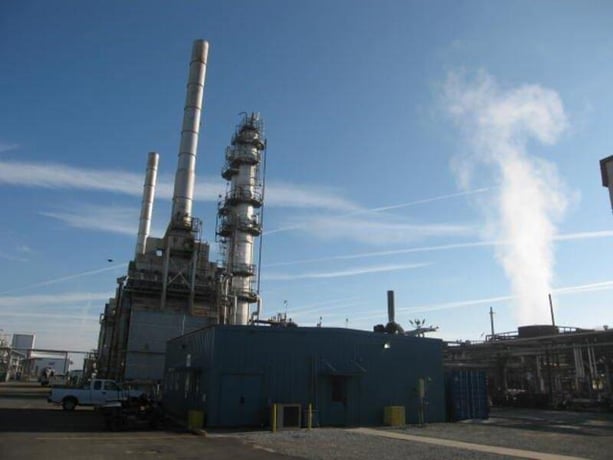 Oil Refinery, 15,500 BPD, 2 units, newer alloy tower, 2003 and 2005 - Image 2