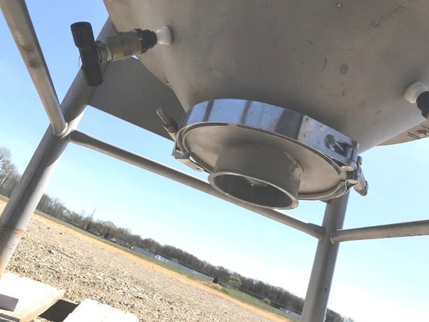 150 gallon Stainless Steel Tank/hopper, 38" Dia. x 2' T/T, 2' cone bottom, 4.5" bottom outlet, 58" OAH - Image 5