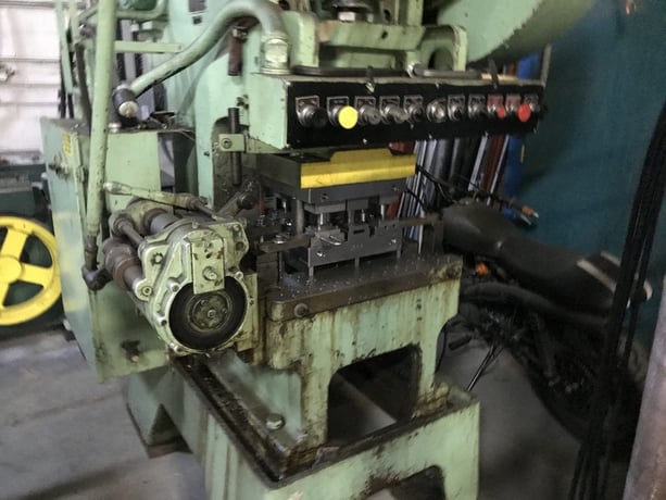 32 Ton, Minster #B1-32, high speed gap frame press, 1.5" stroke, 11" shut height, 2.25" adj., 24" x15" bed - Image 3