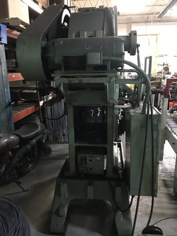 32 Ton, Minster #B1-32, high speed gap frame press, 1.5" stroke, 11" shut height, 2.25" adj., 24" x15" bed - Image 5