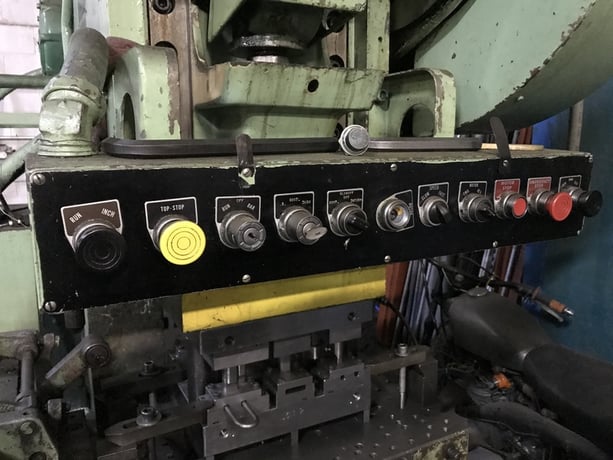 32 Ton, Minster #B1-32, high speed gap frame press, 1.5" stroke, 11" shut height, 2.25" adj., 24" x15" bed - Image 7