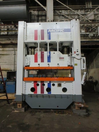 400 Ton, Pacific #400D8-48, hydraulic press, 18" stroke, 33" daylight, 15" closed height, 96" x48" bed - Image 1