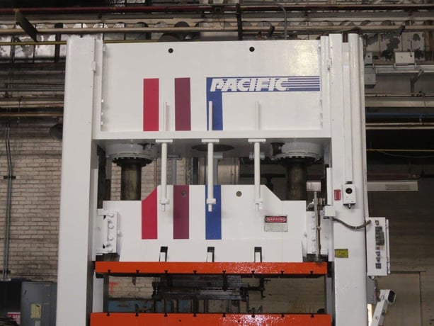400 Ton, Pacific #400D8-48, hydraulic press, 18" stroke, 33" daylight, 15" closed height, 96" x48" bed - Image 3