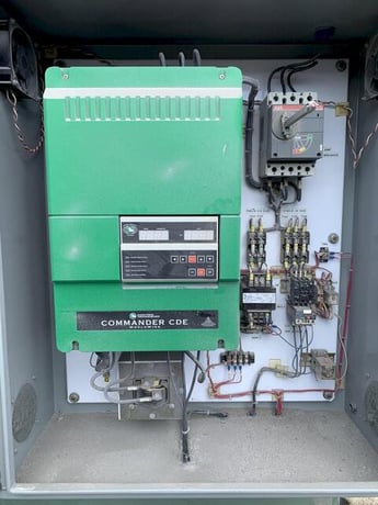 Robinson Renco #16DB30VF, 16" drawing deadblock, 30HP, Control Tech Commander AC dr - Image 7