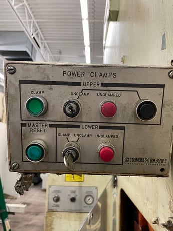 75 Ton, Cincinnati #75OBS, hydraulic gap frame press, 8" stroke, die cushion, Cincinnati tonnage and position - Image 9
