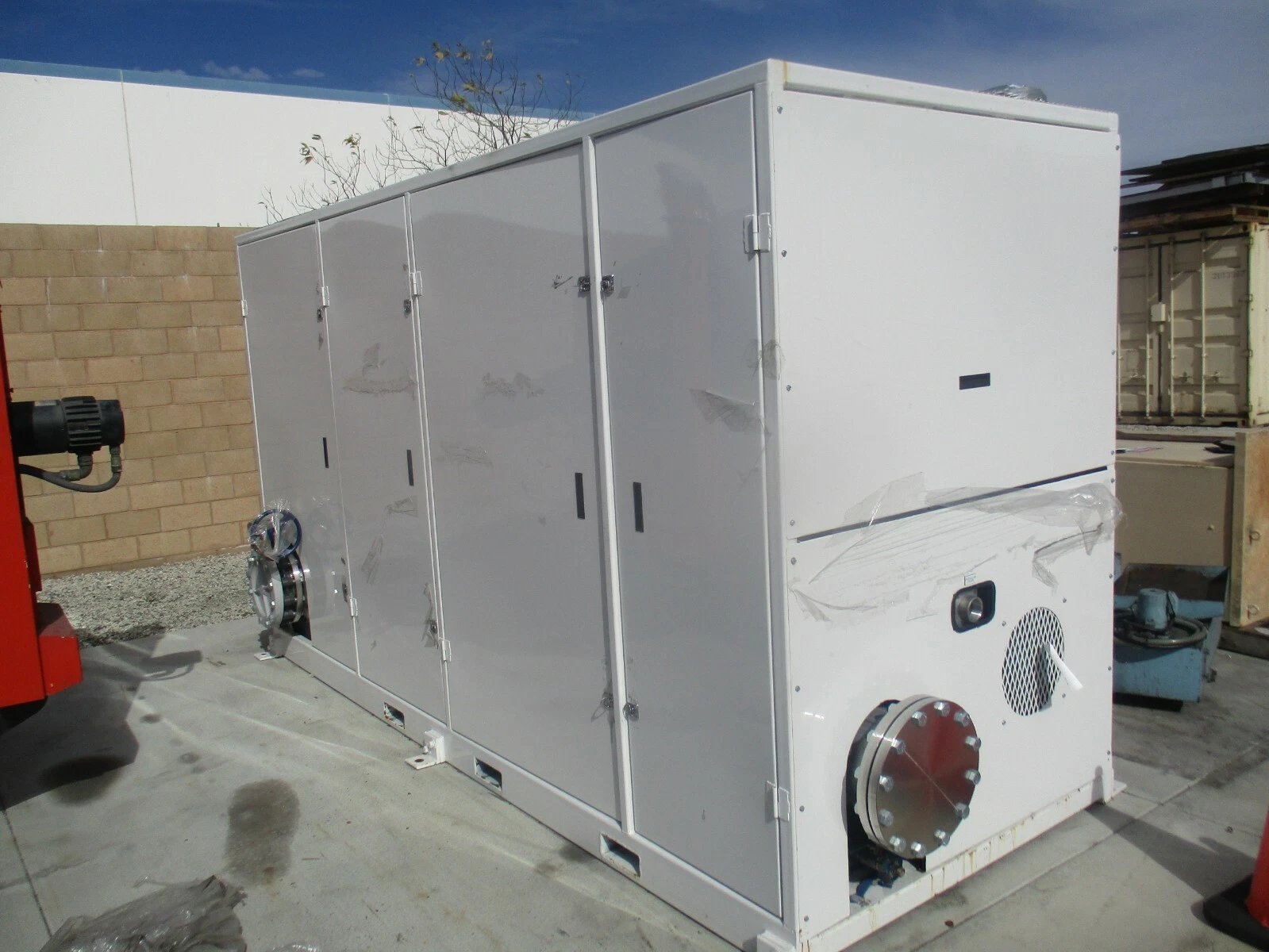 Fluid Chillers #HE300000-SPEC-SYMER, 460 V., fully operational, 22k Hours, 2016 - Image 1