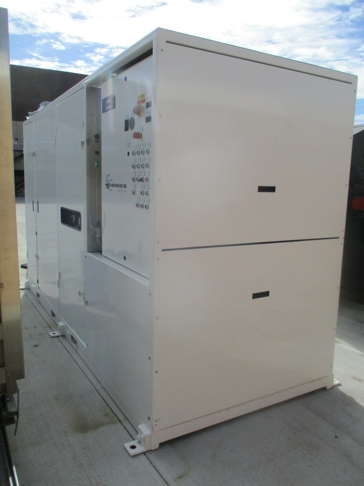 Fluid Chillers #HE300000-SPEC-SYMER, 460 V., fully operational, 22k Hours, 2016 - Image 3