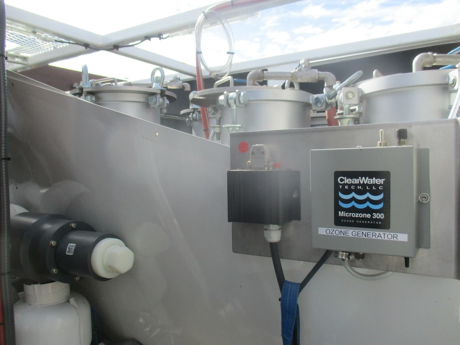 Fluid Chillers #HE300000-SPEC-SYMER, 460 V., fully operational, 22k Hours, 2016 - Image 5