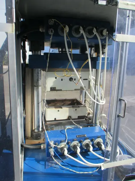 60 Ton, Yamada #8000-DSE, hydraulic 4-post heated platten transfer press - Image 7