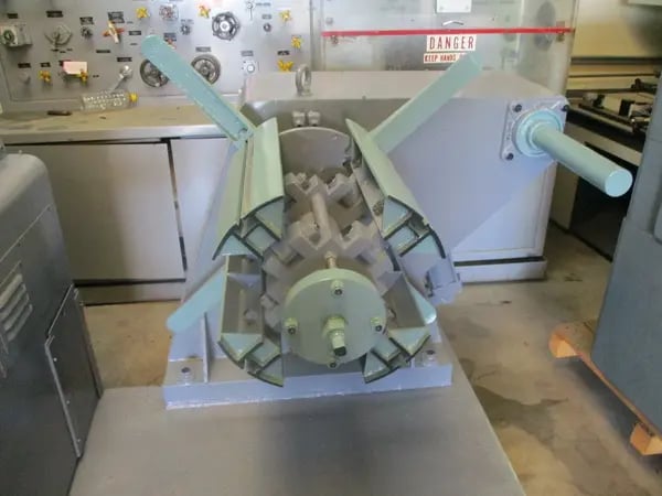 18" x .01" Combination roll leveler & uncoiler/coil reel, 4500 lb. - Image 4