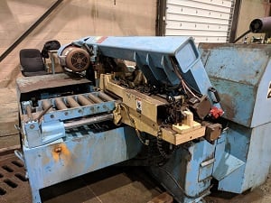 12" x 12" DoAll #C-305A, Vertical Band Saw, 1-1/4" x 144" saw, 350 FPM, front unload tray, hydraulic, coolant - Image 2