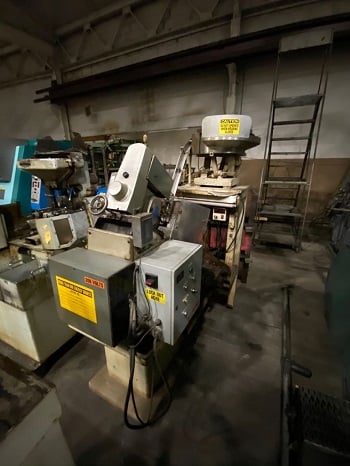 5/16" Snow #NT-2, Single Spindle Nut Tapper, 5/16" stroke, 4000 tapped holes per hr., 100 lBS, speed cut - Image 2