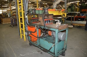 .25" Wire Trimmer and Bender, 3 hydraulic Head, 8' table length, hydraulic Pump and motor - Image 4