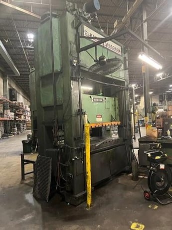 220 Ton, Clearing Niagara #SE2-200-72-42, straight side double crank press, 6" stroke, 28" Shut Height, 72" - Image 2