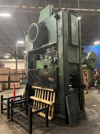 220 Ton, Clearing Niagara #SE2-200-72-42, straight side double crank press, 6" stroke, 28" Shut Height, 72" - Image 3
