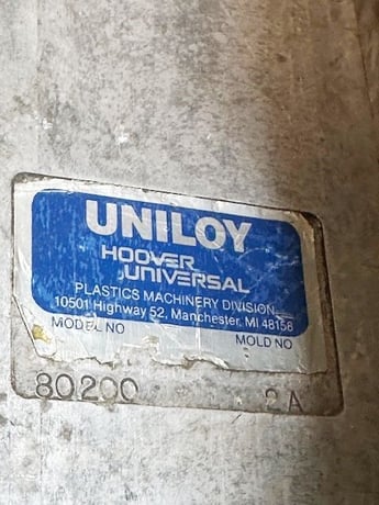 Uniloy #80200, 4-cavity mold for oval handle bottle, 128 oz., trim molding - Image 3