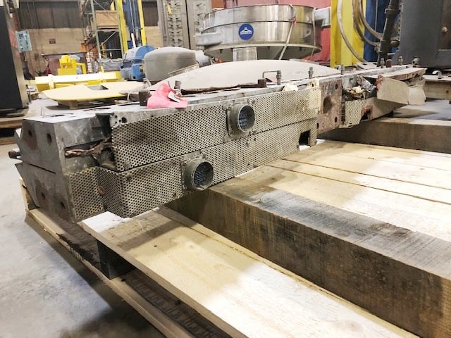60" EDI, flexible sheet die, upper flexible lip, fixed lower lip, back center feed entry - Image 9