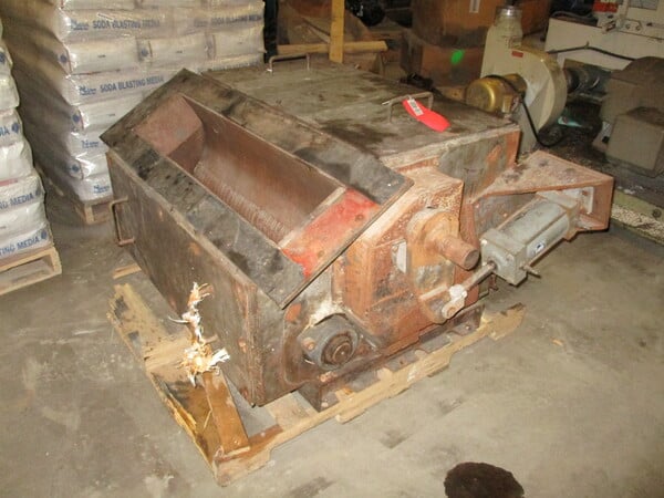 Cumberland, 36" granulator pull roll hopper - Image 4