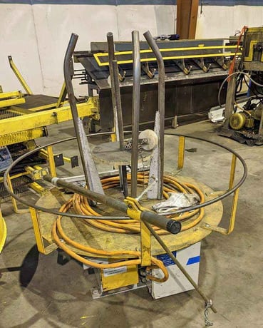 .187" Komo, tube straightener & cut-off machine, entry powered feed rolls, 1998 - Image 4